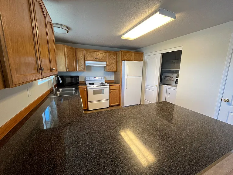 157 W Sisters Park Dr — Photo 5