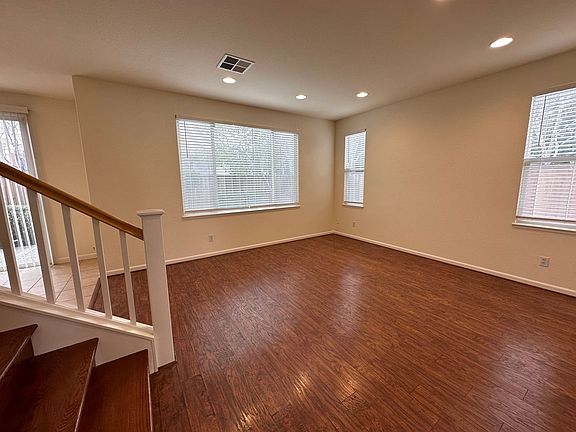 5th image of 908 Gates St