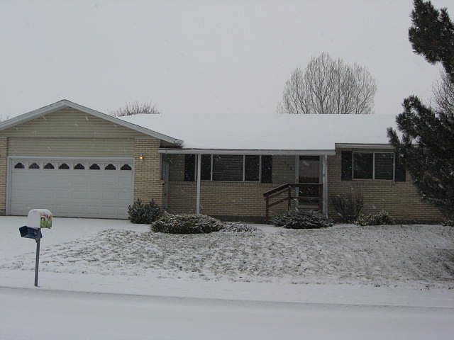 1st image of 696 Mark Ave