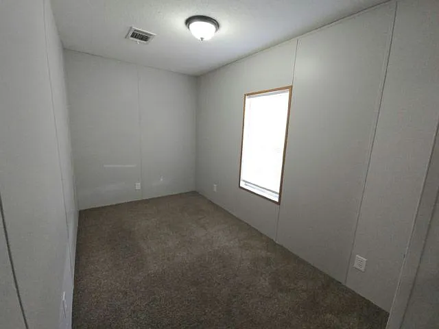 3 bed, 2.0 bath, 1056 sqft, $2,000 — Photo 2
