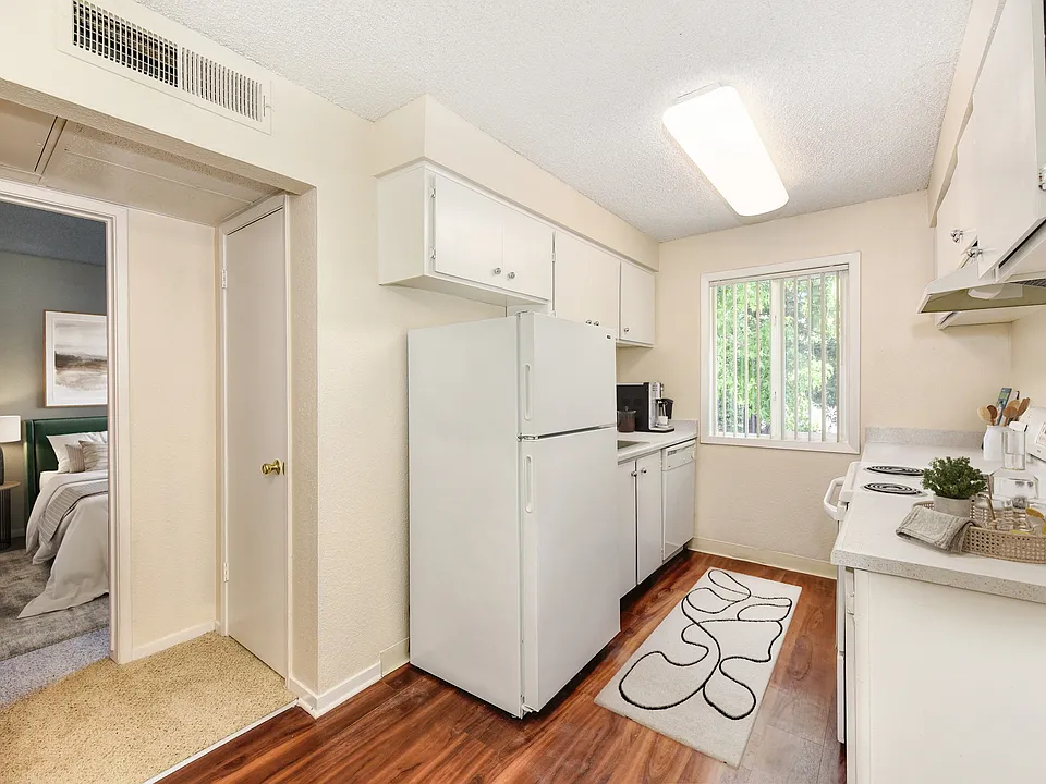 One Bedroom Kitchen