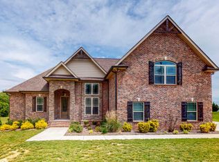 2495 London Ln, Greenbrier, TN 37073
