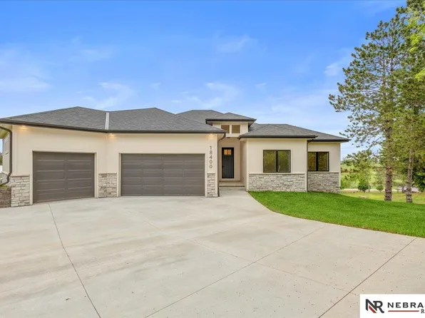 18400 Nicholas Rd, Plattsmouth, NE 68048