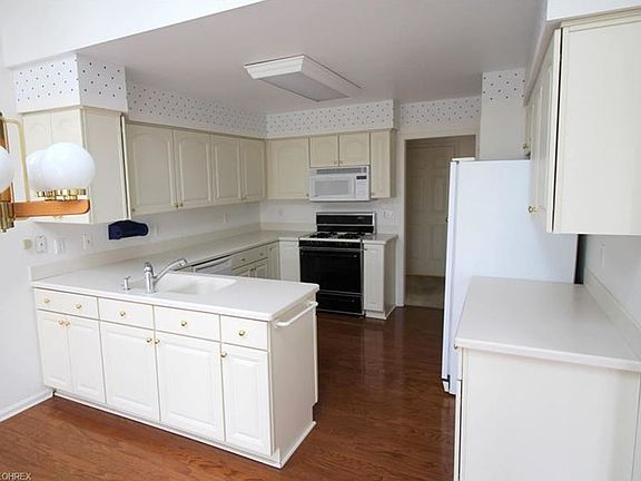 4th image of 268 Manor Brook Dr