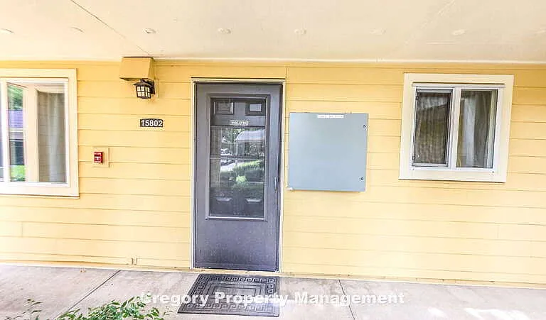 15802 Leary Way — Photo 4