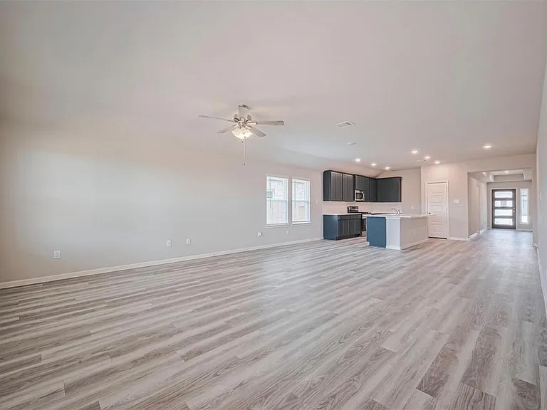 5818 Capri Forest Dr — Photo 11