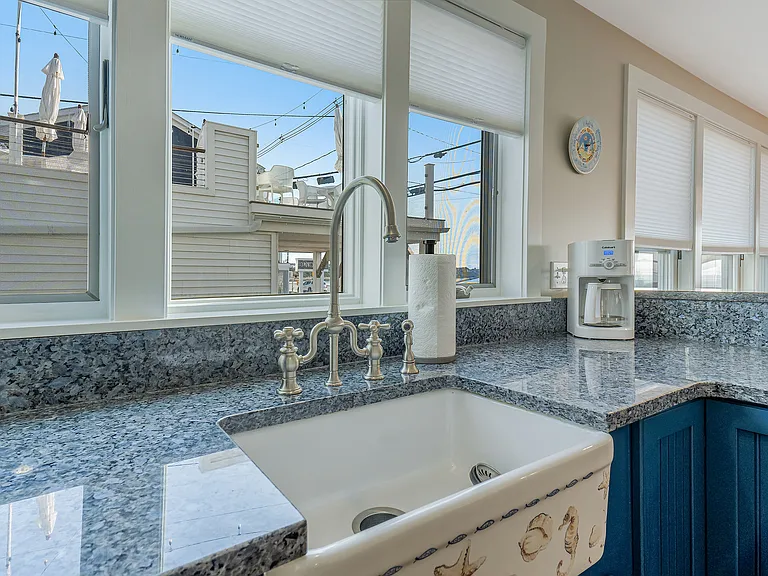 125 Long Beach Ave — Photo 6