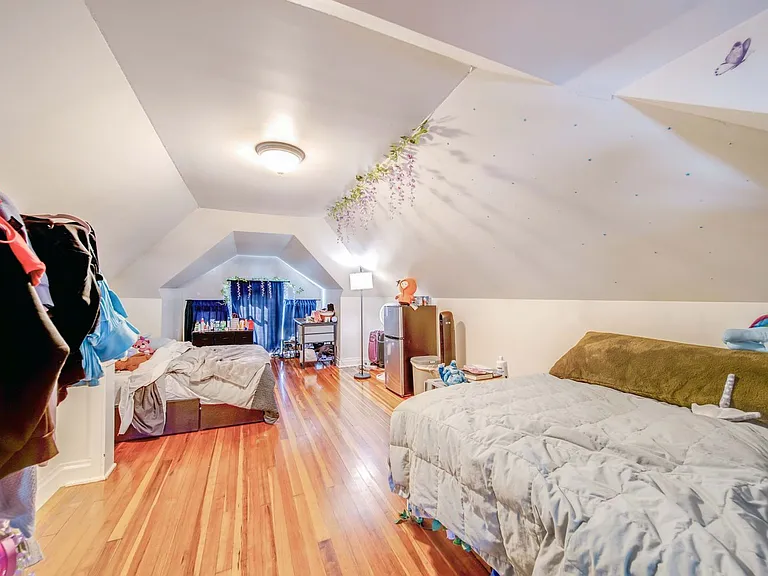 2405 Summit St — Photo 44