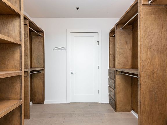 5th image of 900 20th Ave S APT 1406