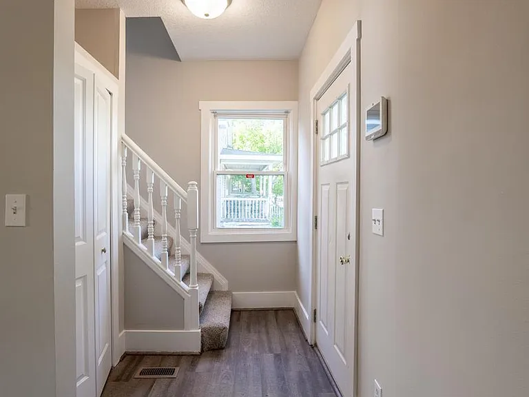 1602 Johnson St NE — Photo 15