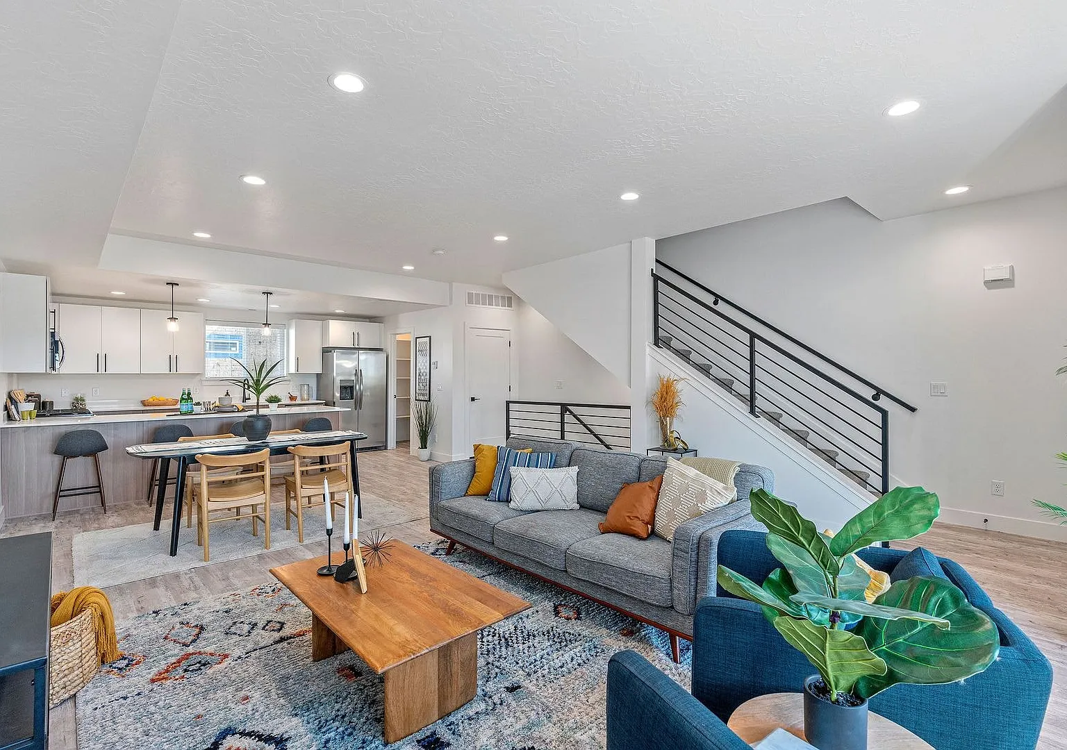 Central Heights Townhomes — Photo 3