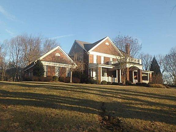 3rd image of 16421 Equestrian Ln