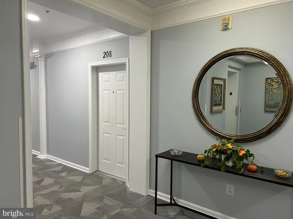 2608 Chapel Lake Dr APT 208, Gambrills, MD 21054