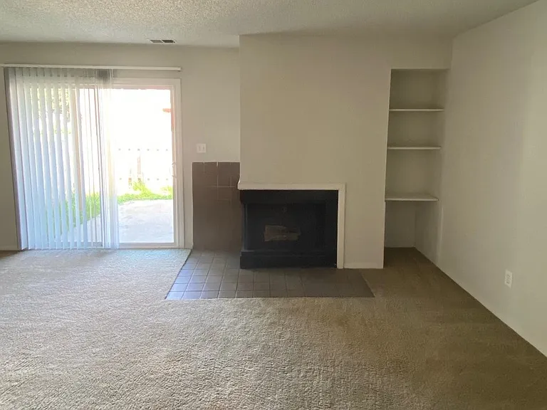 Ashley Pointe — Photo 8
