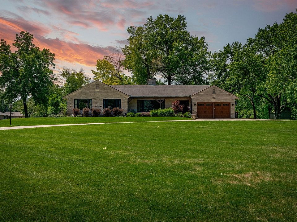 1st image of 316 W Detweiller Dr
