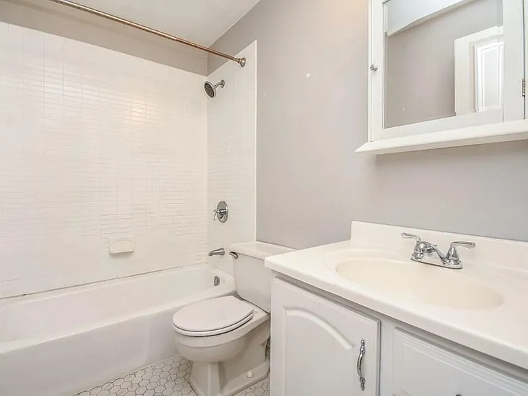 275 Beacon St #3B — Photo 4