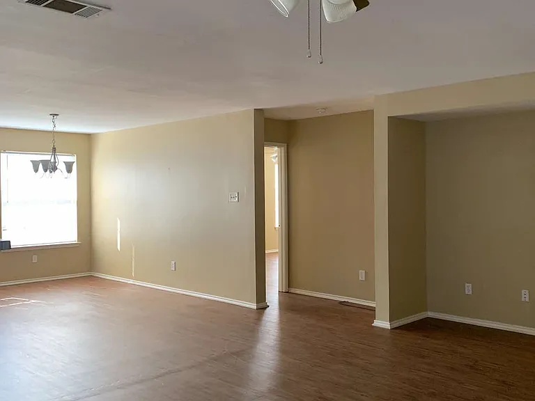 1434 Mission Hills Ln — Photo 9