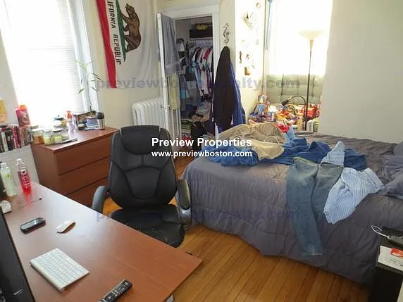 3 bed, 1.0 bath, $4,500 — Photo 3