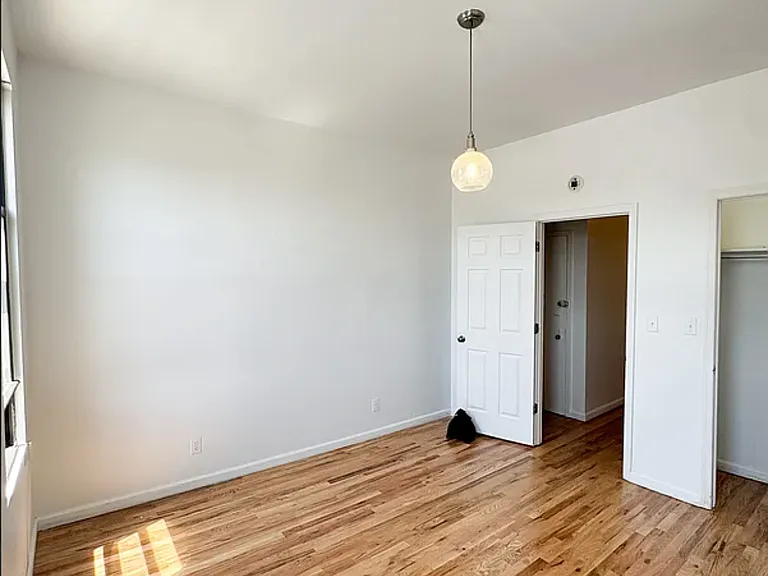 955 Grand St #3 — Photo 7