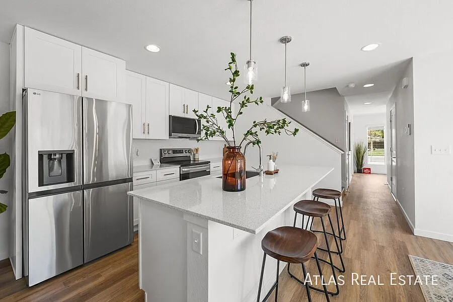 Akron Townhomes — Photo 2