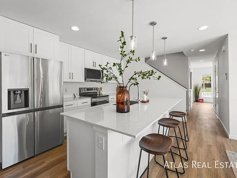Akron Townhomes — Photo 3
