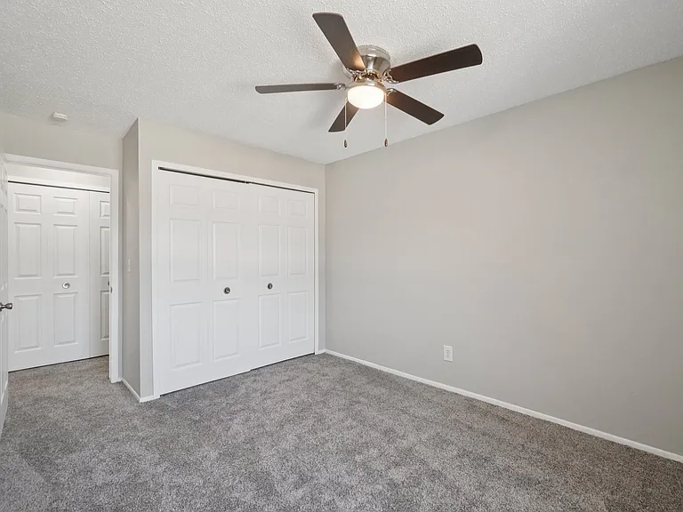 Rochester Square Apartments — Photo 15