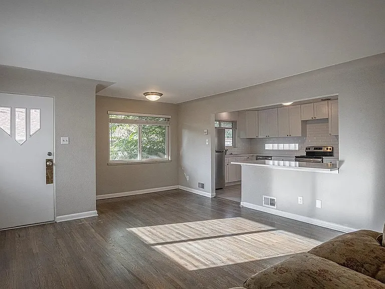 1381 S Grant St — Photo 24