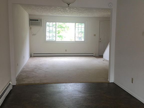 4th image of 76 Seabrook Dr