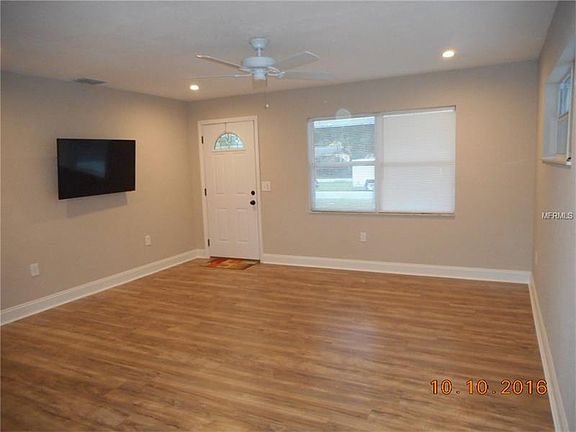 3rd image of 2598 Sun Acres Blvd