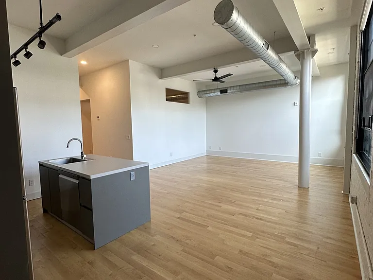 44 Warren St #119 — Photo 1