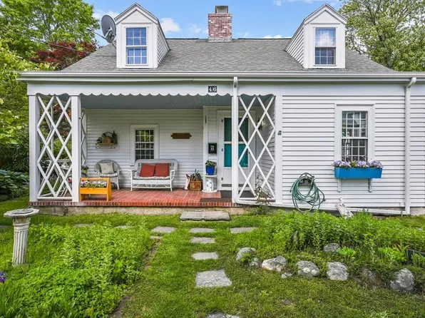 46 Greenlawn St, Fall River, MA 02720