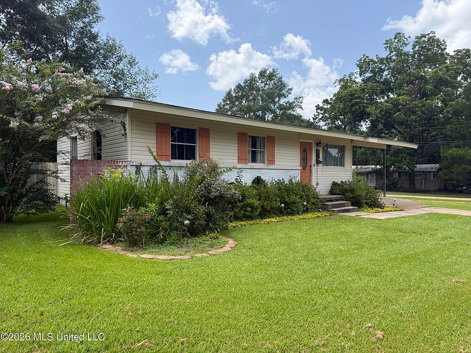 1st image of 226 Janet St
