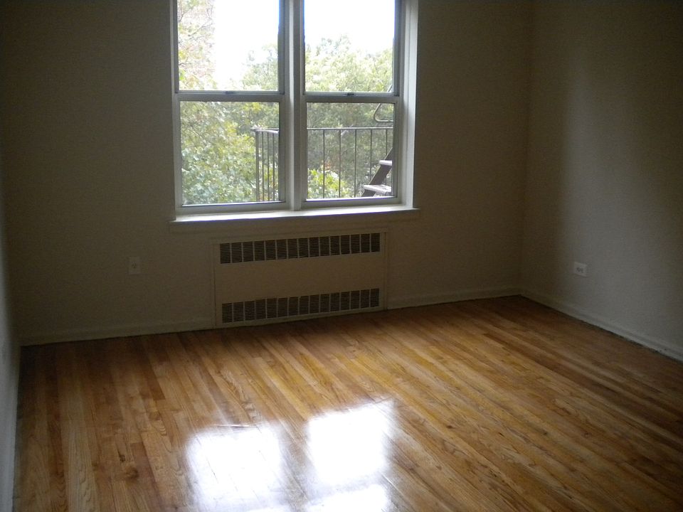 2nd image of 49 Nixon Ct APT 1E