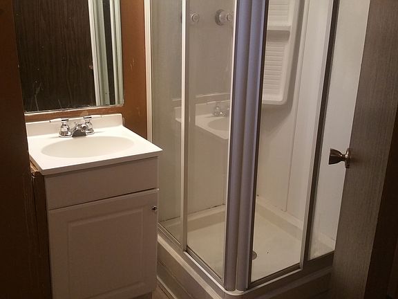 5th image of 3008 Kenmore Ave