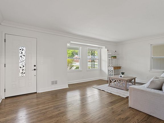 5th image of 26 Dagenham Dr
