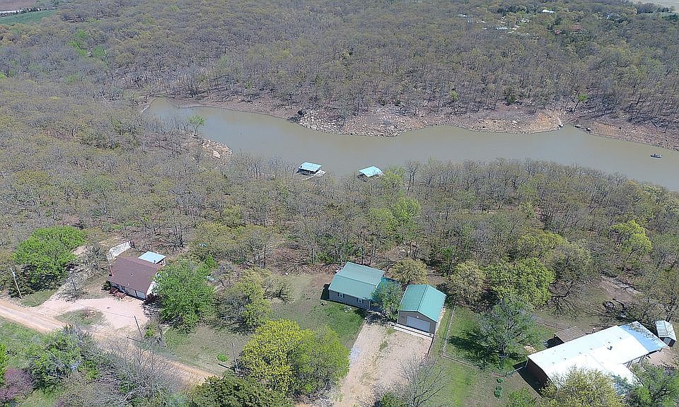 1st image of 319 Lakeside Dr