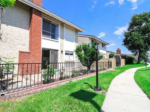 2nd image of 14136 Elystan Cir