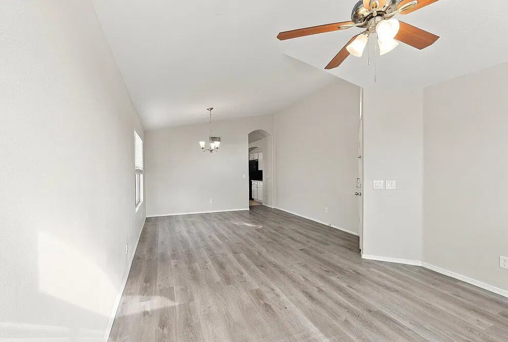 4 bed, 2.0 bath, 1956 sqft, $2,290 — Photo 4