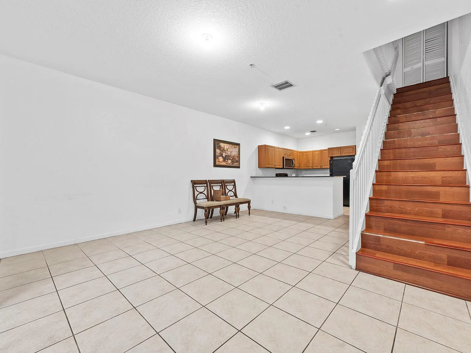 3 bed, 2.5 bath, 2050 sqft, $2,800 — Photo 4