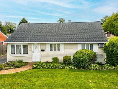 35 Vernon Street, Plainview, NY, 11803