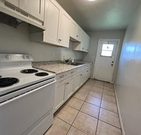5th image of 325 NW 15th St #2