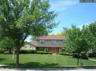 25227 Wimbledon Rd, Beachwood, OH 44122