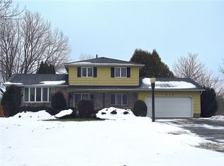 672 Gillett Rd, Spencerport, NY 14559