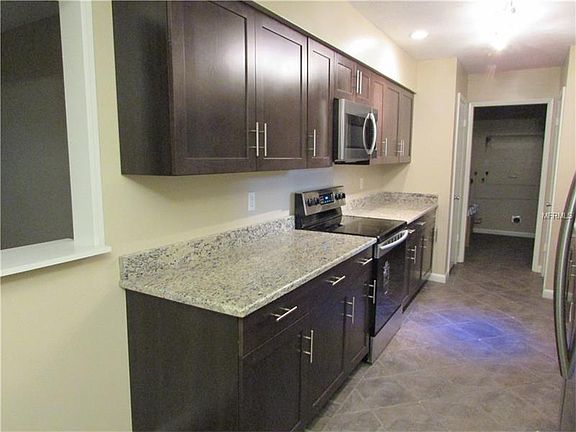 5th image of 2907 Forestwood Dr