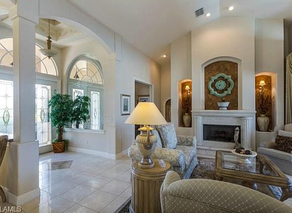 3rd image of 3616 Surfside Blvd
