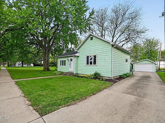 5th image of 586 Ames St