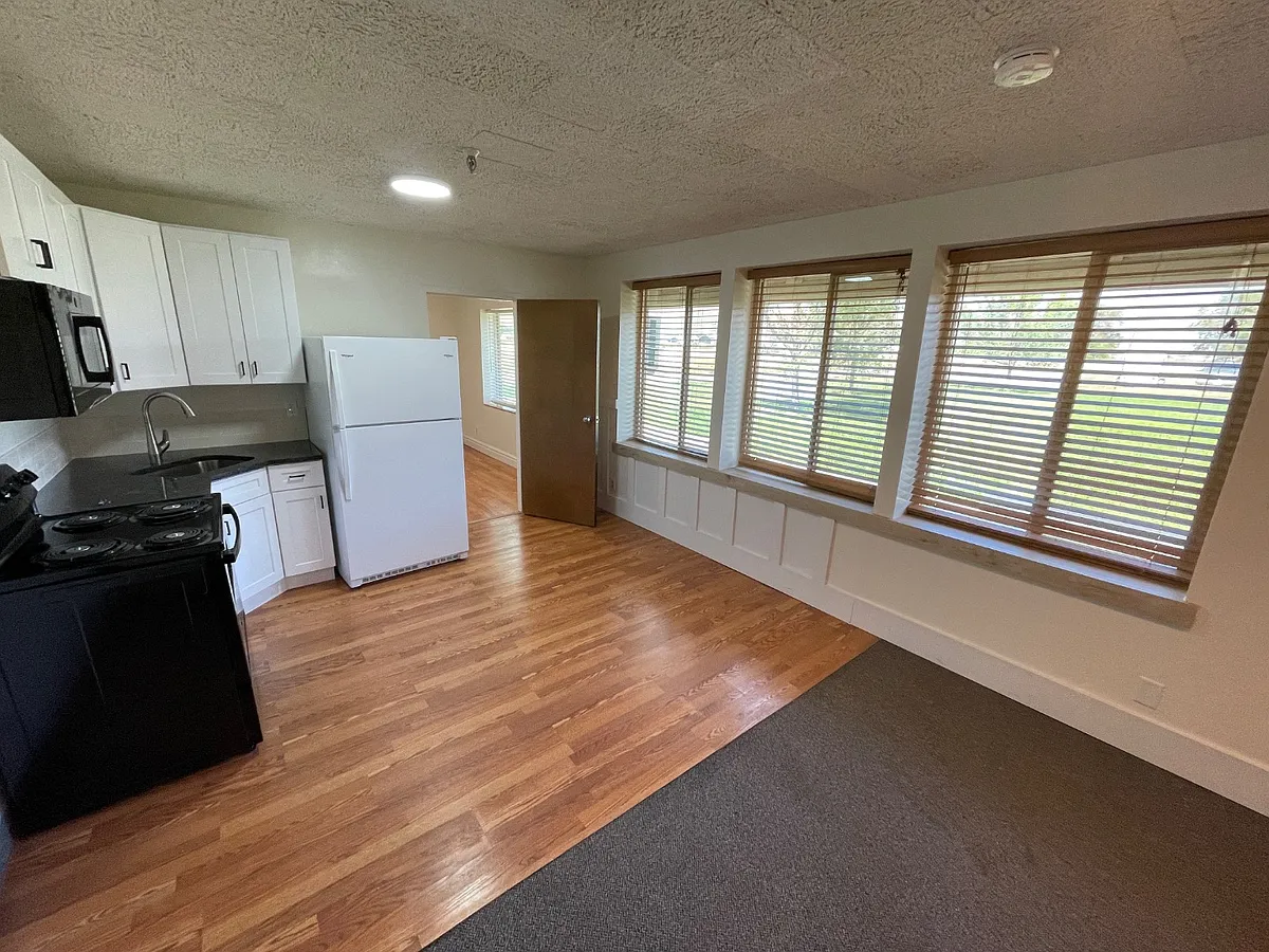 Unit Photo - 460 W 600 N #26