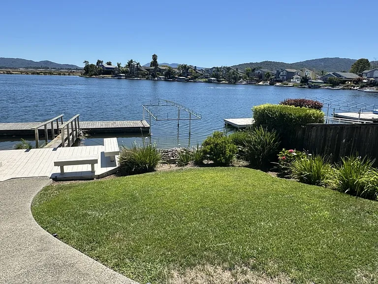 138 Del Oro Lagoon — Photo 11