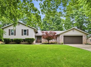 2033 Meadowside Ln, Dayton, OH 45458