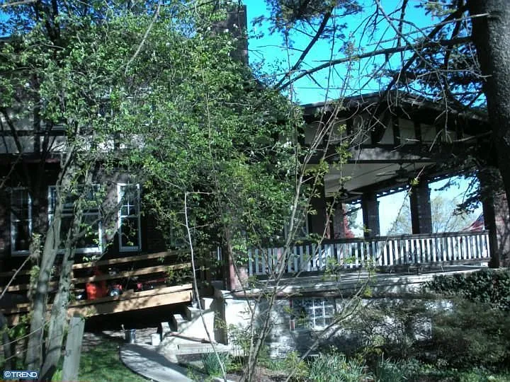 136 4th St photo 1